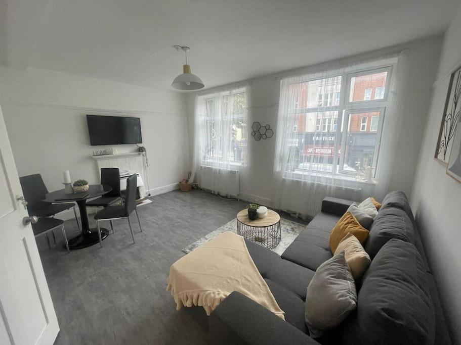 Lovely 2 Bed On Tower Bridge Лондон Экстерьер фото